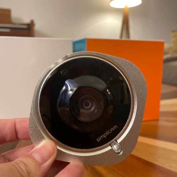 2 SimpliCams + Powered By Closeli Indoor HD Wi-Fi Security Cameras Retail: $300 - Picture 5 of 8